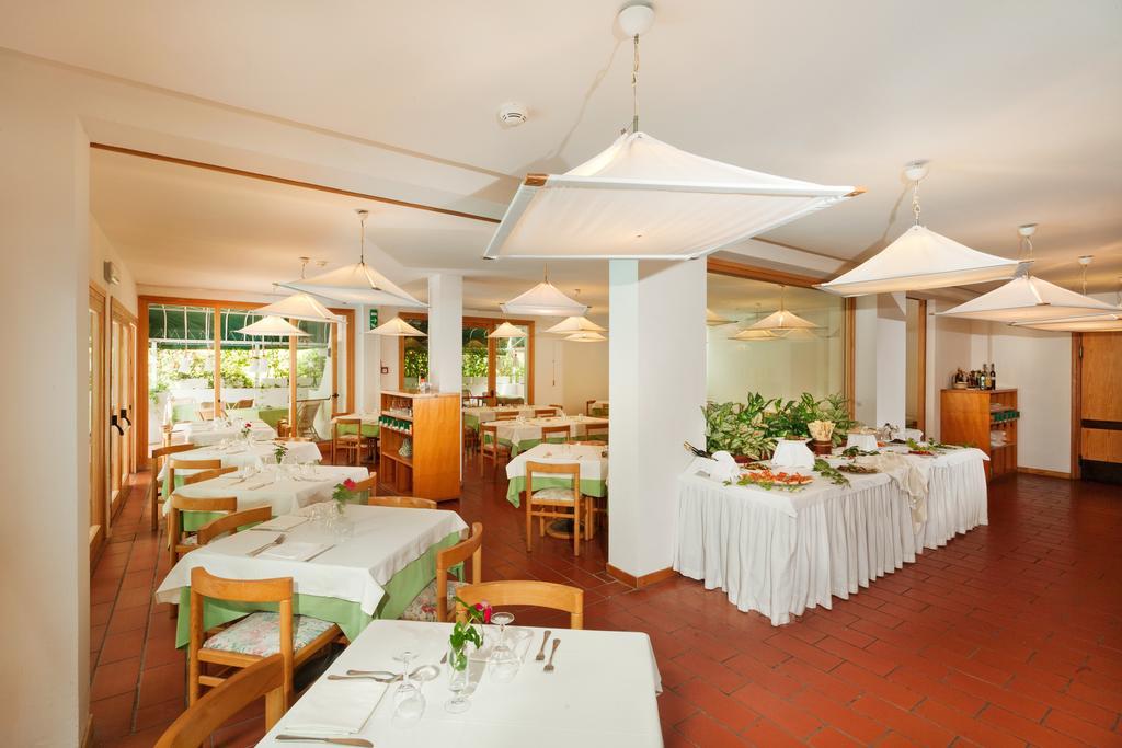 Hotel Kyrie Isole Tremiti San Domino Esterno foto