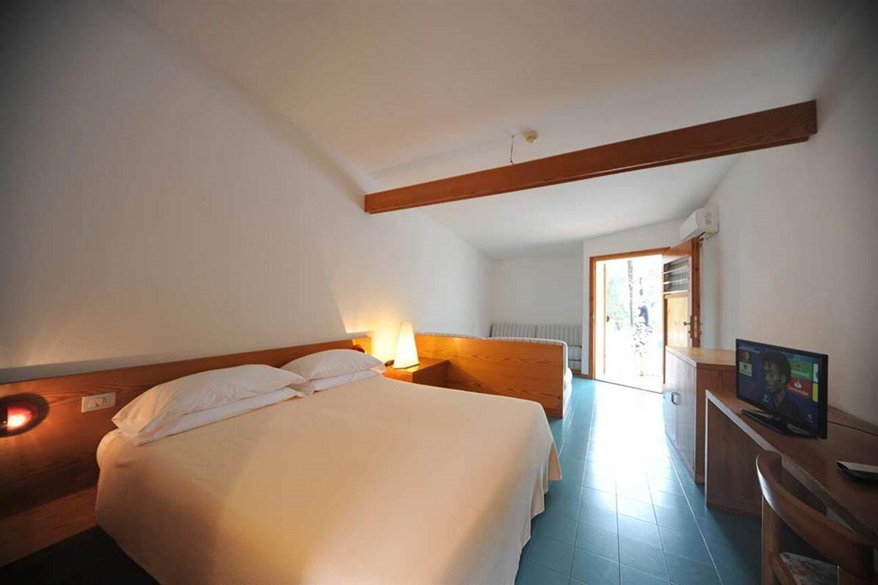 Hotel Kyrie Isole Tremiti San Domino Esterno foto