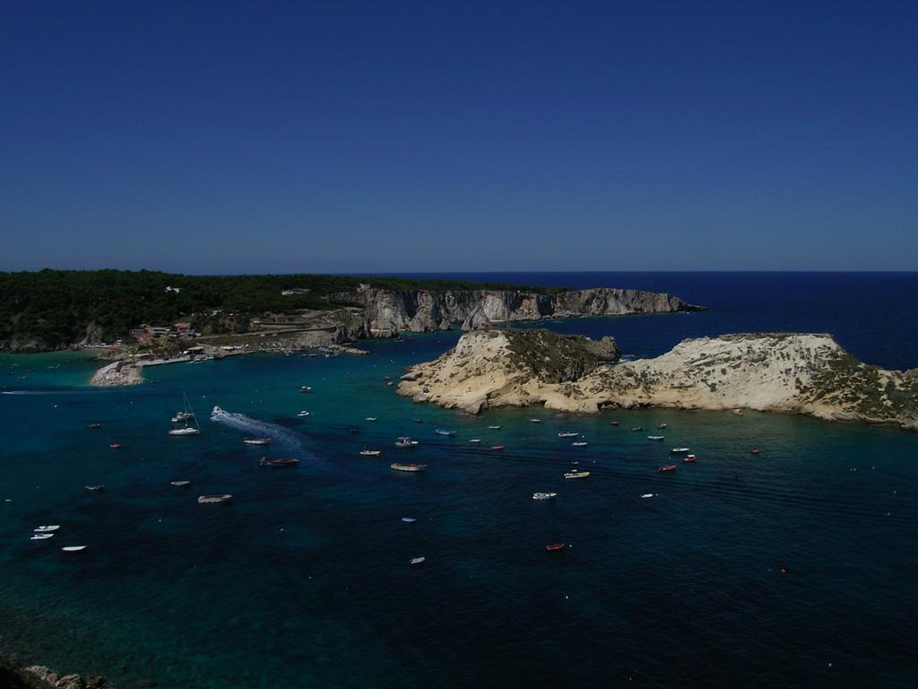 Hotel Kyrie Isole Tremiti San Domino Esterno foto