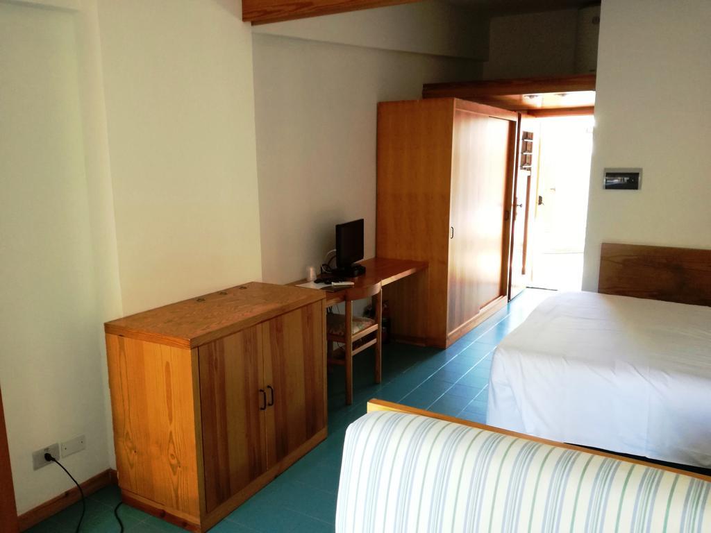 Hotel Kyrie Isole Tremiti San Domino Esterno foto